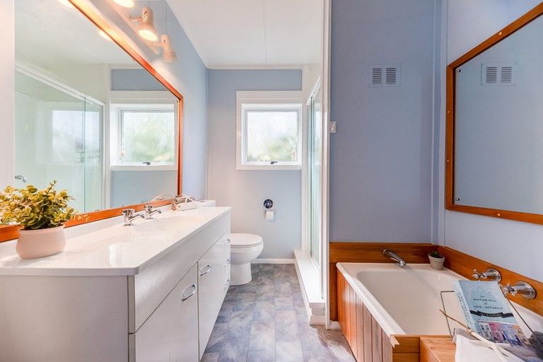 Photo of property in 8 Rata Road, Raumati Beach, Paraparaumu, 5032