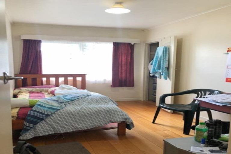 Photo of property in 26 Netherlands Avenue, Kelston, Auckland, 0602