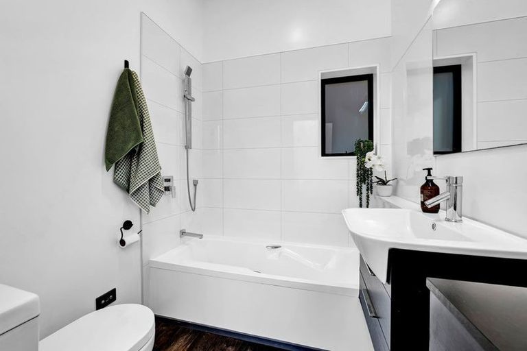 Photo of property in 82d Smart Road, Glen Avon, New Plymouth, 4312