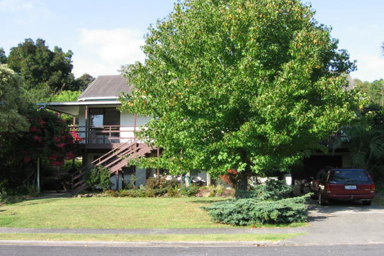 Photo of property in 30 Sandiacre Way, Browns Bay, Auckland, 0630