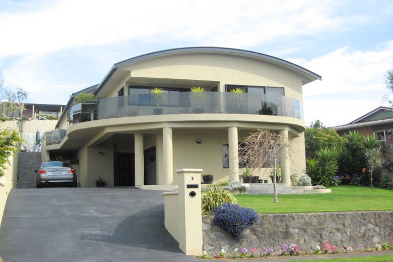 Photo of property in 3 Fairfax Terrace, Frankleigh Park, New Plymouth, 4310