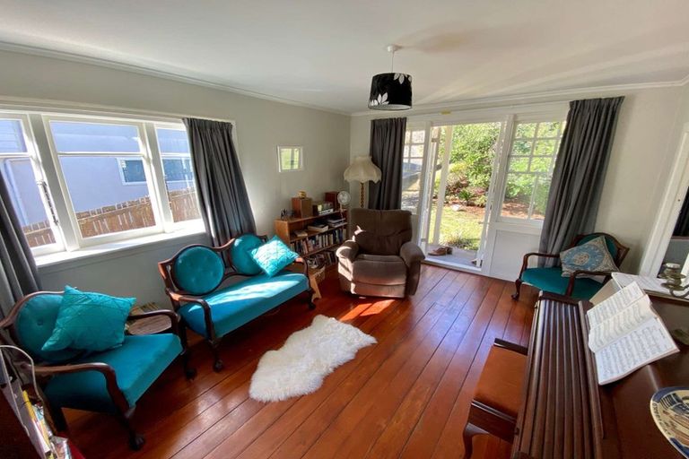 Photo of property in 35 Beulah Avenue, Rothesay Bay, Auckland, 0630