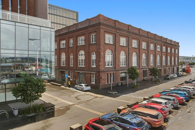 Photo of property in Waterloo Quay Apartments, 205/28 Waterloo Quay, Pipitea, Wellington, 6011