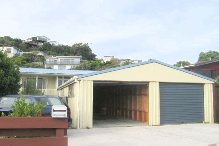 Photo of property in 104 Mana Esplanade, Paremata, Porirua, 5026