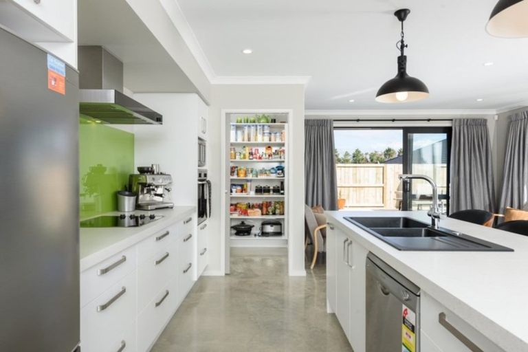 Photo of property in 9 Kayelene Place, Omokoroa, 3114