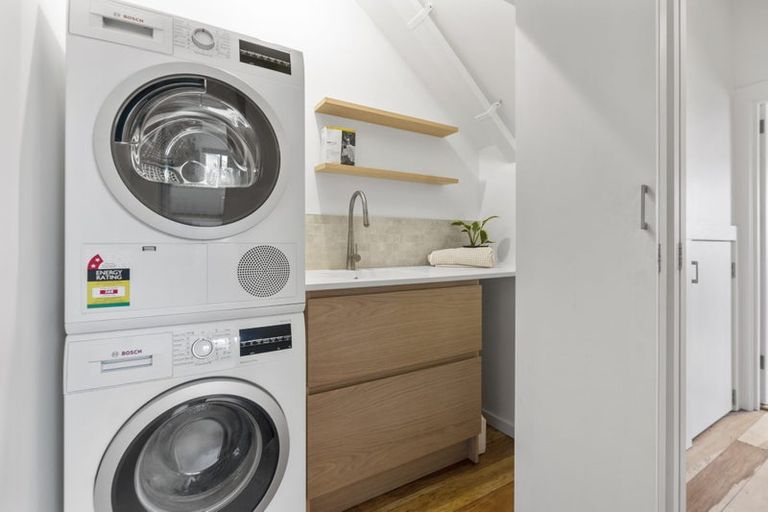 Photo of property in 1/50 Norwood Road, Bayswater, Auckland, 0622