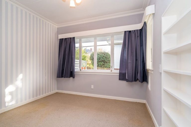 Photo of property in 131 Eglinton Road, Mornington, Dunedin, 9011