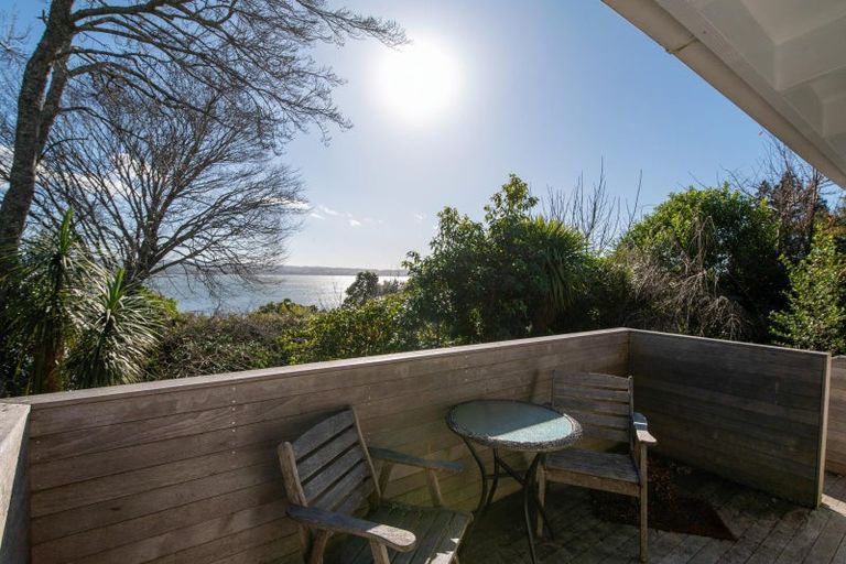Photo of property in 5 Naera Place, Kawaha Point, Rotorua, 3010