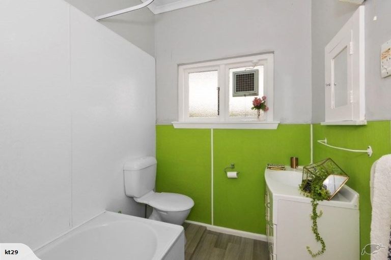 Photo of property in 161 Selwyn Street, Somerfield, Christchurch, 8024