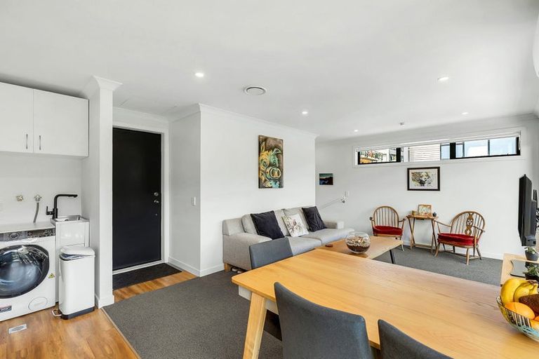 Photo of property in 2 Ara Paripari, Tawa, Wellington, 5028