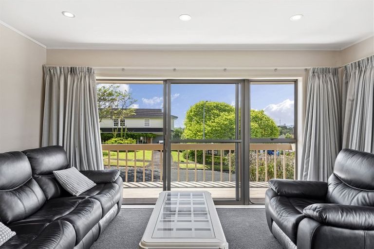 Photo of property in 20 Chatswood Grove, Chatswood, Auckland, 0626