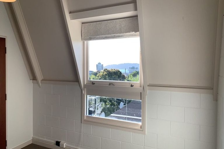 Photo of property in 17/10 Pitarua Street, Thorndon, Wellington, 6011