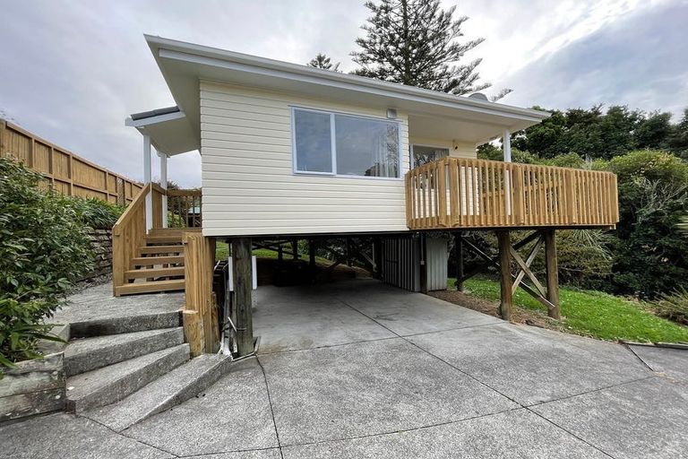 Photo of property in 22 Kayeleen Place, Cockle Bay, Auckland, 2014