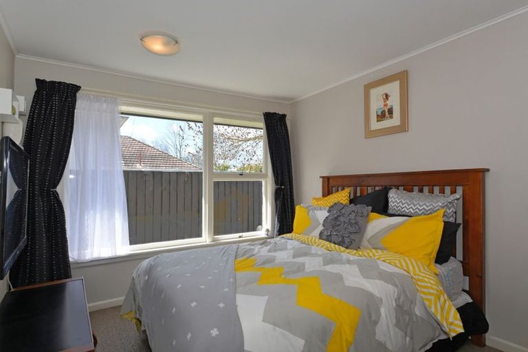 Photo of property in 2/12 Halton Street, Strowan, Christchurch, 8052