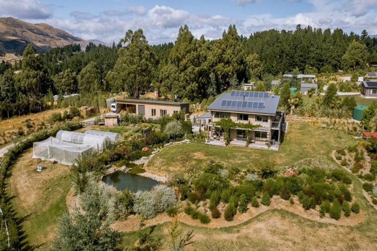 Photo of property in 15 Fort Place, Hawea Flat, Wanaka, 9382