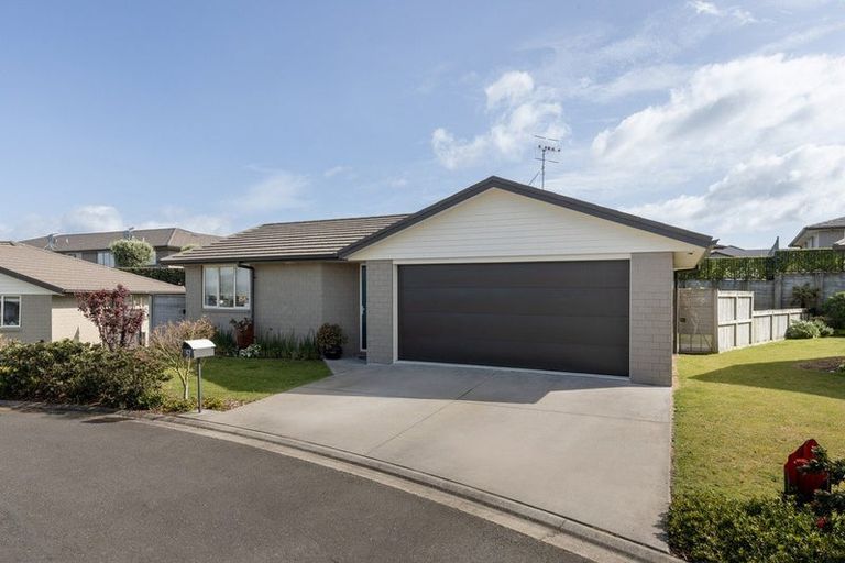 Photo of property in Waterview Estate, 57/4 Greystone Place, Omokoroa, 3114