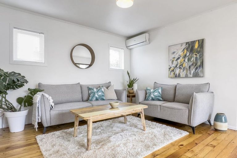 Photo of property in 1/39 Stottholm Road, Titirangi, Auckland, 0604