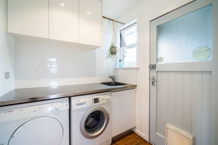 Photo of property in 2 Leander Road, Bayswater, Auckland, 0622