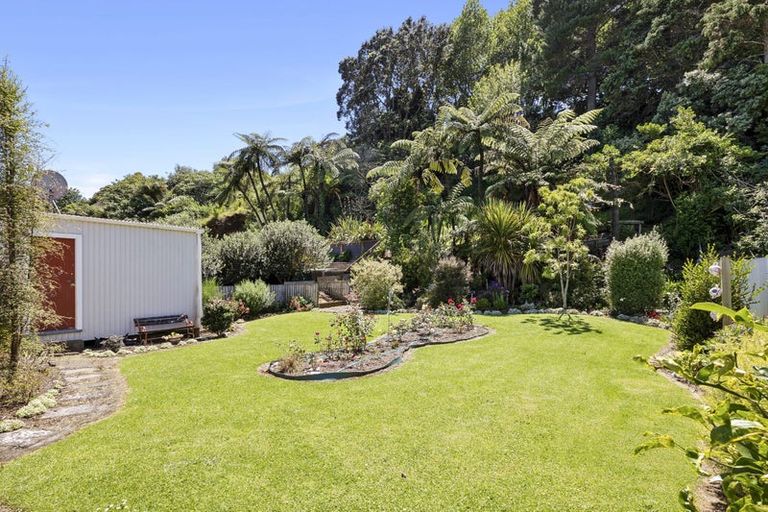 Photo of property in 51 Seaview Road, Marfell, New Plymouth, 4310