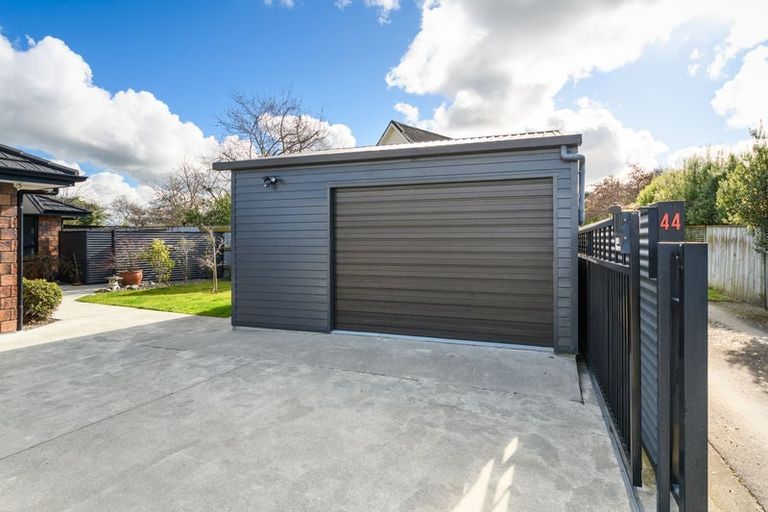 Photo of property in 44 Chestnut Close, Kelvin Grove, Palmerston North, 4414