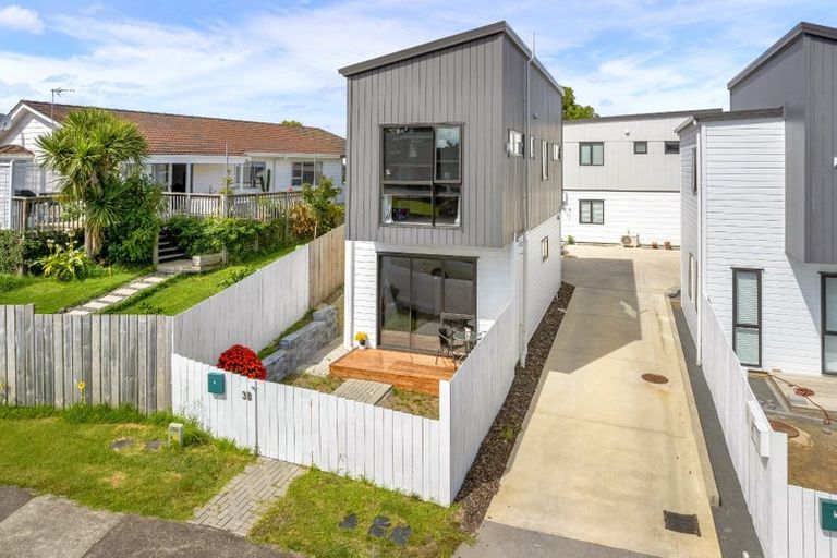 Photo of property in 3b Sheralee Place, Bucklands Beach, Auckland, 2014