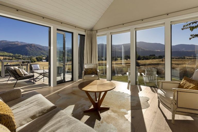 Photo of property in Millbrook Resort, 9 Ayrburn Ridge, Arrowtown, Queenstown, 9371