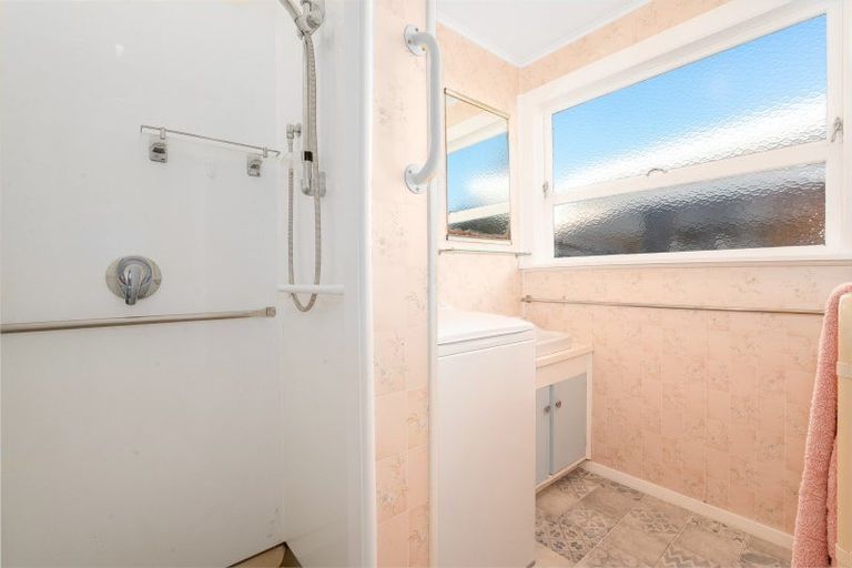 Photo of property in 21 Gray Avenue, Paraparaumu Beach, Paraparaumu, 5032