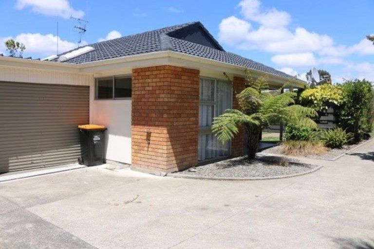 Photo of property in 9 Brightwater Terrace, Terrace End, Palmerston North, 4410