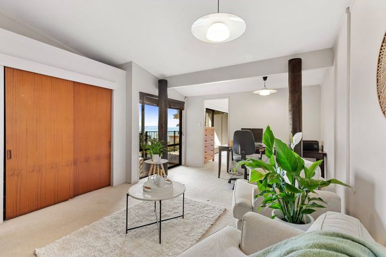 Photo of property in 14 Glenelg Road, Red Beach, 0932