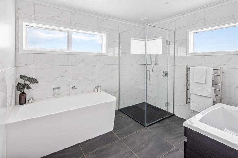 Photo of property in 4 Crompton Avenue, Churton Park, Wellington, 6037