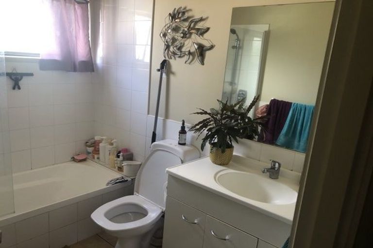 Photo of property in 37 Tiri Tiri Road, Birkdale, Auckland, 0626