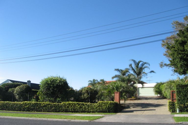 Photo of property in 163 Bleakhouse Road, Mellons Bay, Auckland, 2014