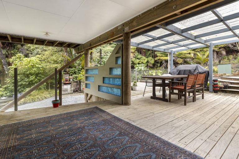 Photo of property in 19 Sandy Bay Road, Black Rock, Picton, 7282