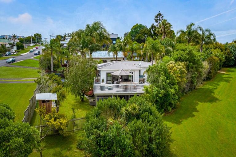Photo of property in 1 Wharf Road, Te Atatu Peninsula, Auckland, 0610