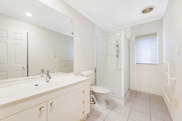 Photo of property in 198 Botany Road, Botany Downs, Auckland, 2010