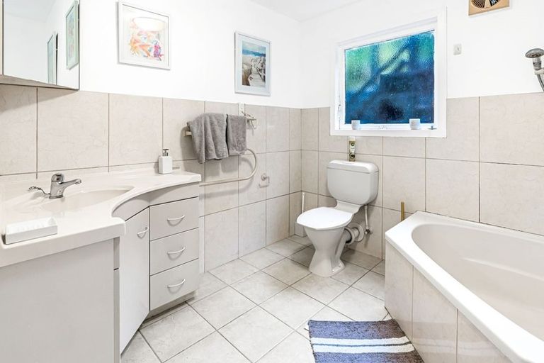 Photo of property in 36 Hartley Terrace, Massey, Auckland, 0614