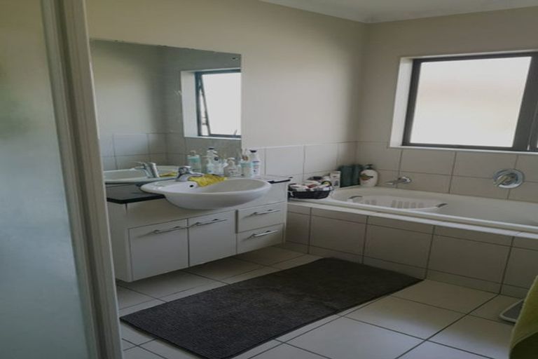 Photo of property in 41 Speyside Crescent, Flat Bush, Auckland, 2016