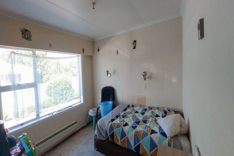 Photo of property in 1/196 Regan Street, Stratford, 4332