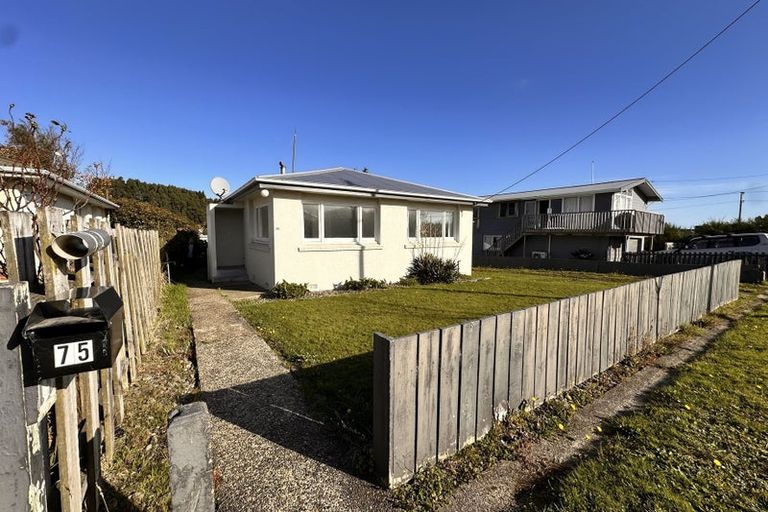 Photo of property in 75 Weka Street, Waikiwi, Invercargill, 9810