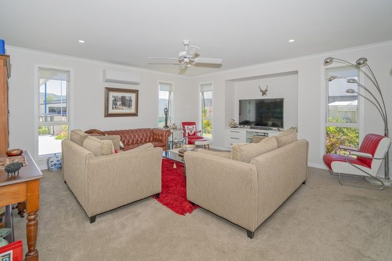 Photo of property in 120 Kupe Drive, Whitianga, 3510