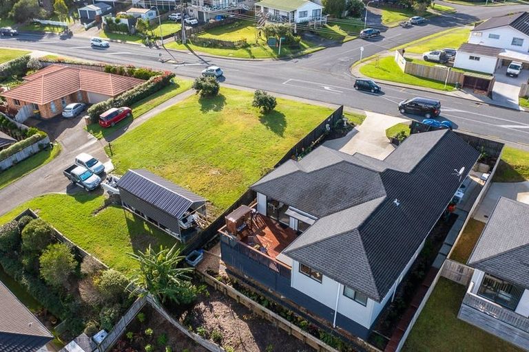 Photo of property in 11 Hewson Drive, Snells Beach, 0920