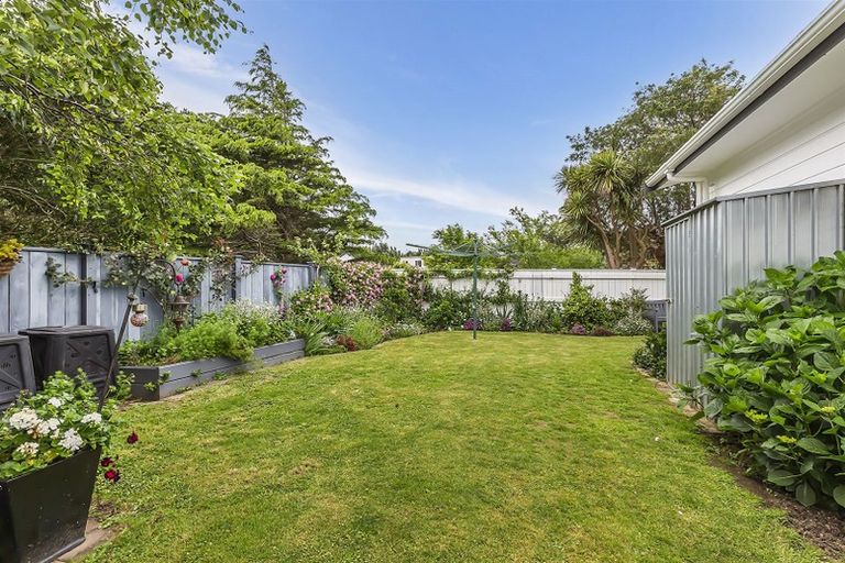 Photo of property in 41a Hicks Close, Whitby, Porirua, 5024