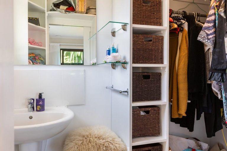 Photo of property in 33 Seddon Street, Waikanae, 5036