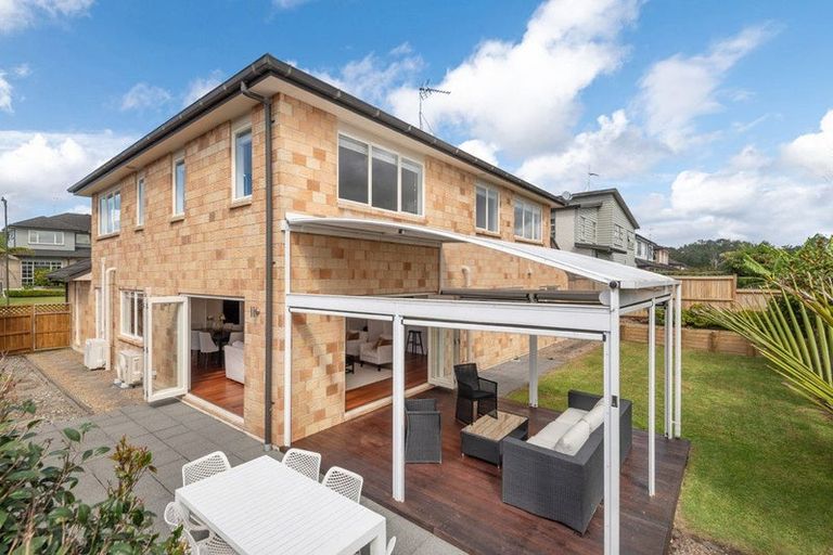 Photo of property in 5 Wye Oak Drive, Schnapper Rock, Auckland, 0632