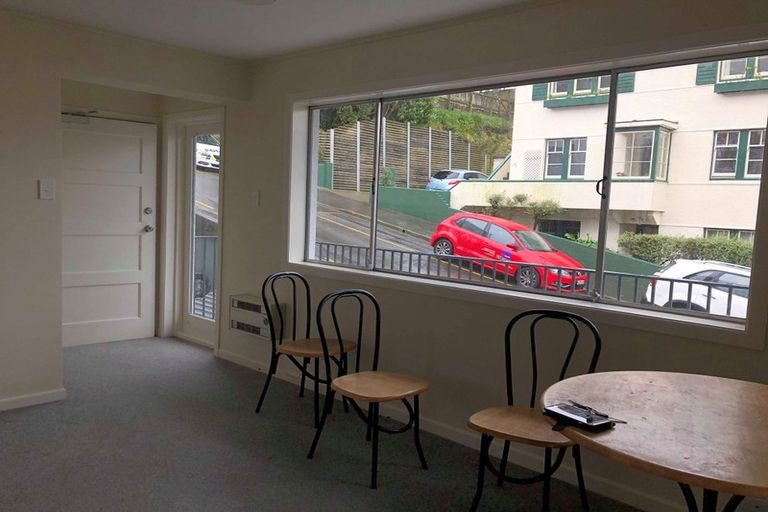 Photo of property in Windsor Court, 1/340 Tinakori Road, Thorndon, Wellington, 6011