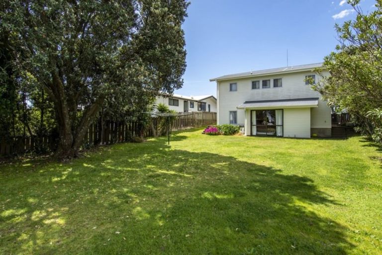 Photo of property in 37 Karewa Parade, Papamoa Beach, Papamoa, 3118