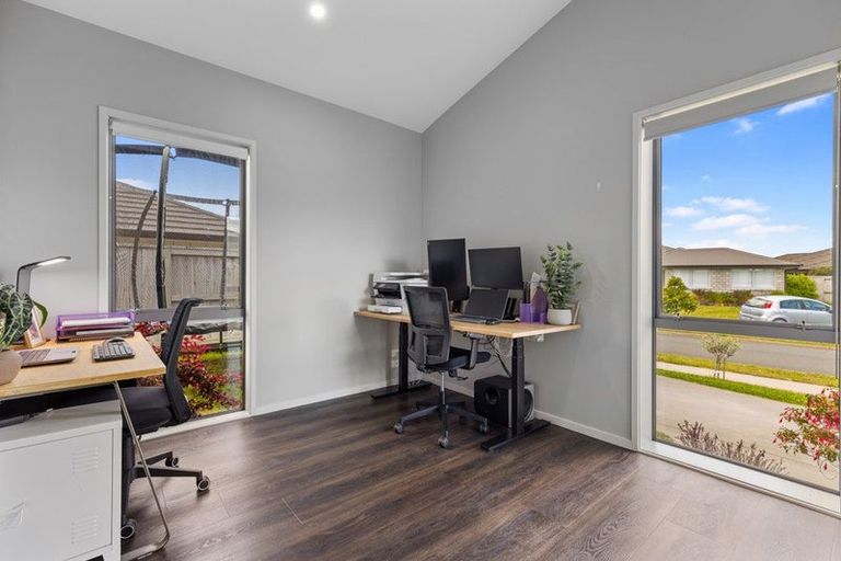 Photo of property in 27 Te Kio Crescent, Papamoa Beach, Papamoa, 3118