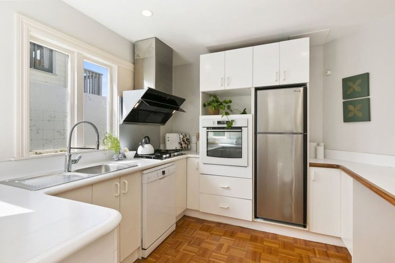 Photo of property in 12b Hobson Street, Thorndon, Wellington, 6011