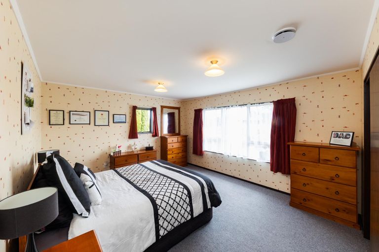 Photo of property in 64 Herbert Avenue, Cloverlea, Palmerston North, 4412