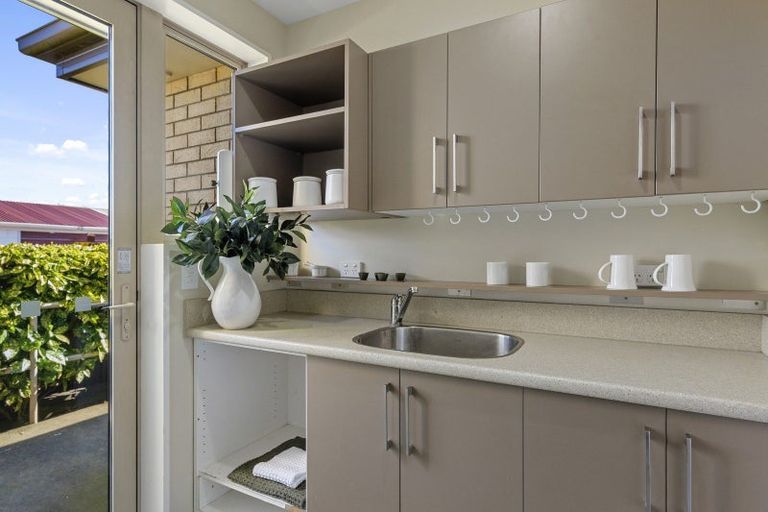 Photo of property in 126 Lincoln Road, Addington, Christchurch, 8024